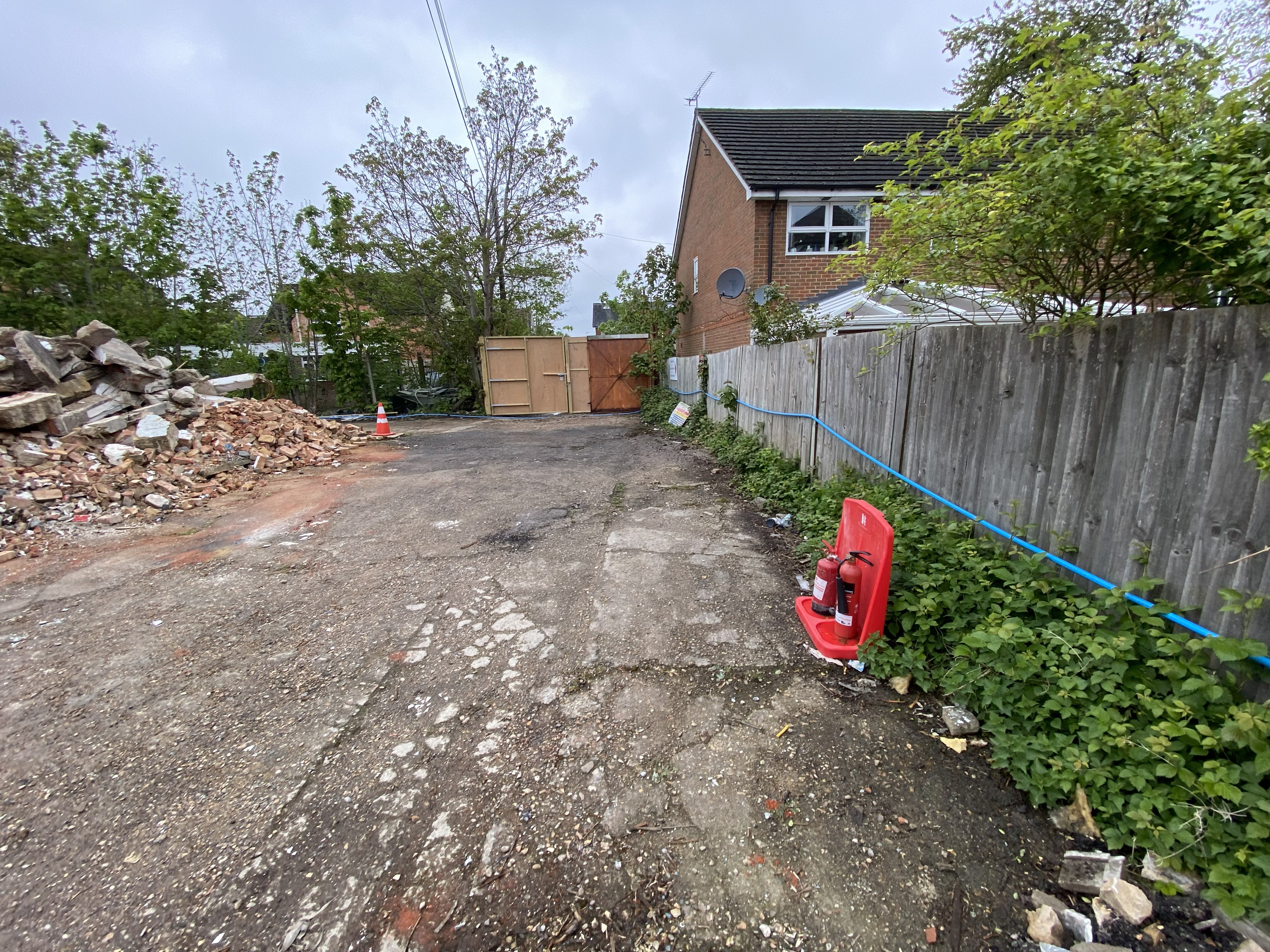 Demolition side access debris clearance