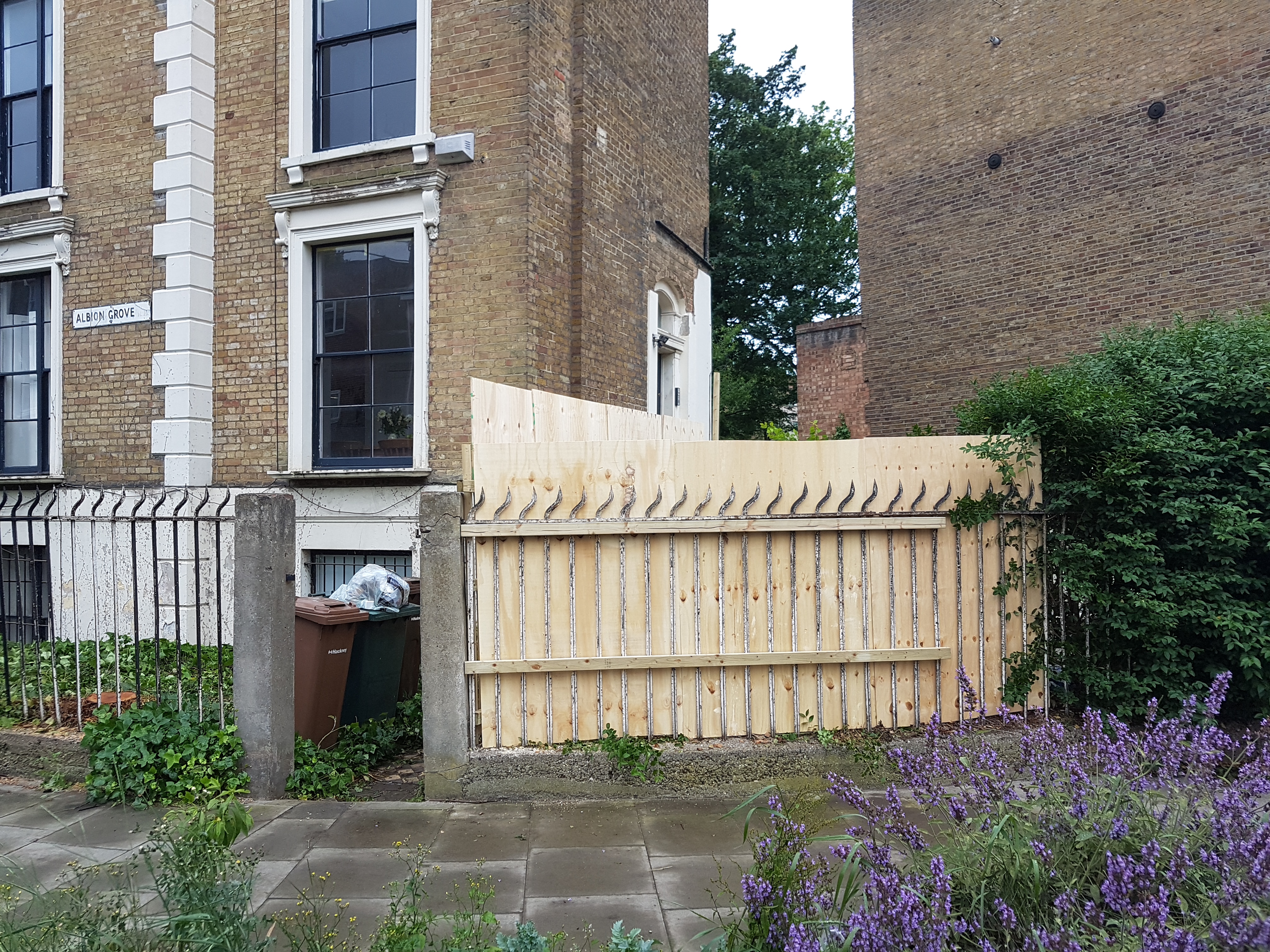 Site hoarding