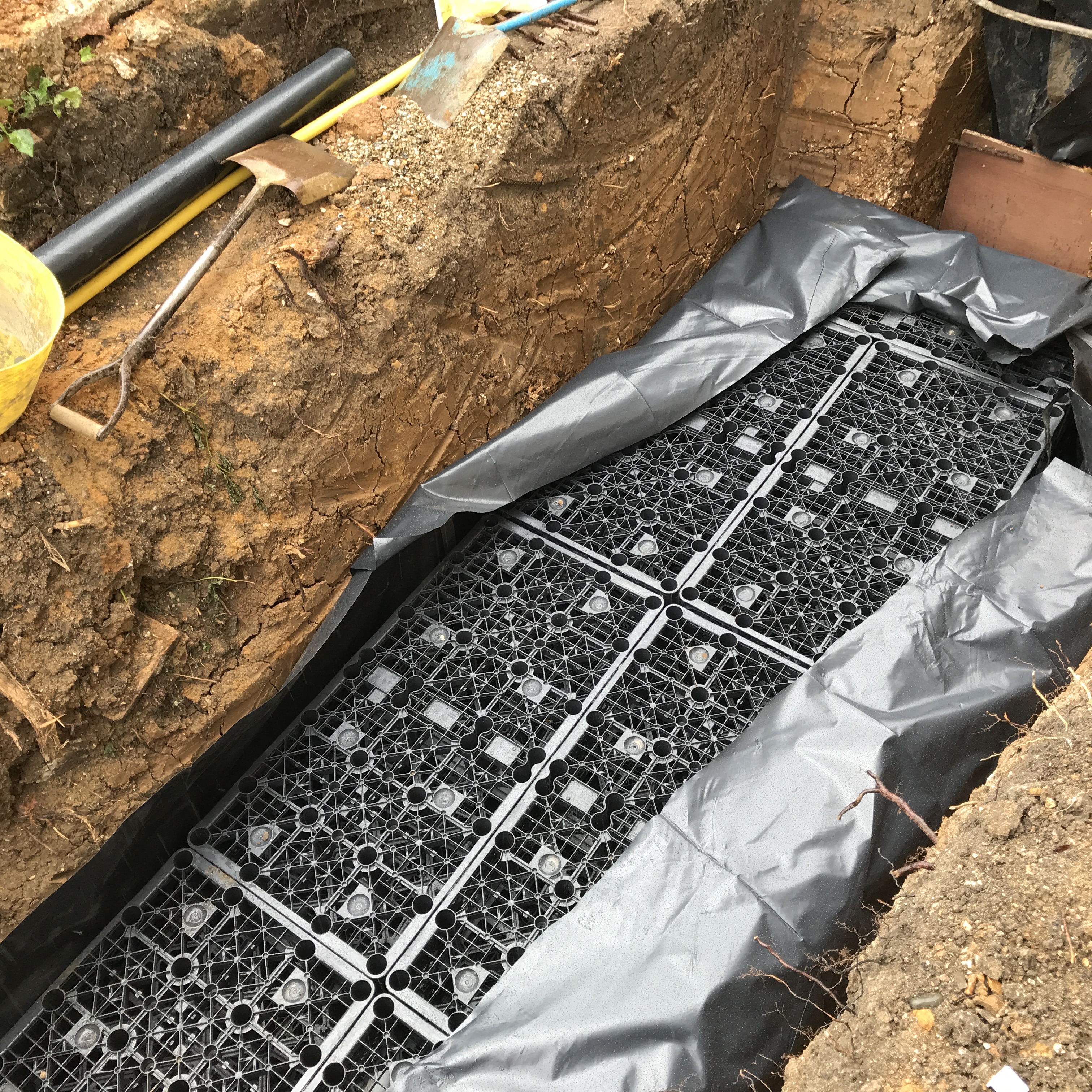 Attenuation tank