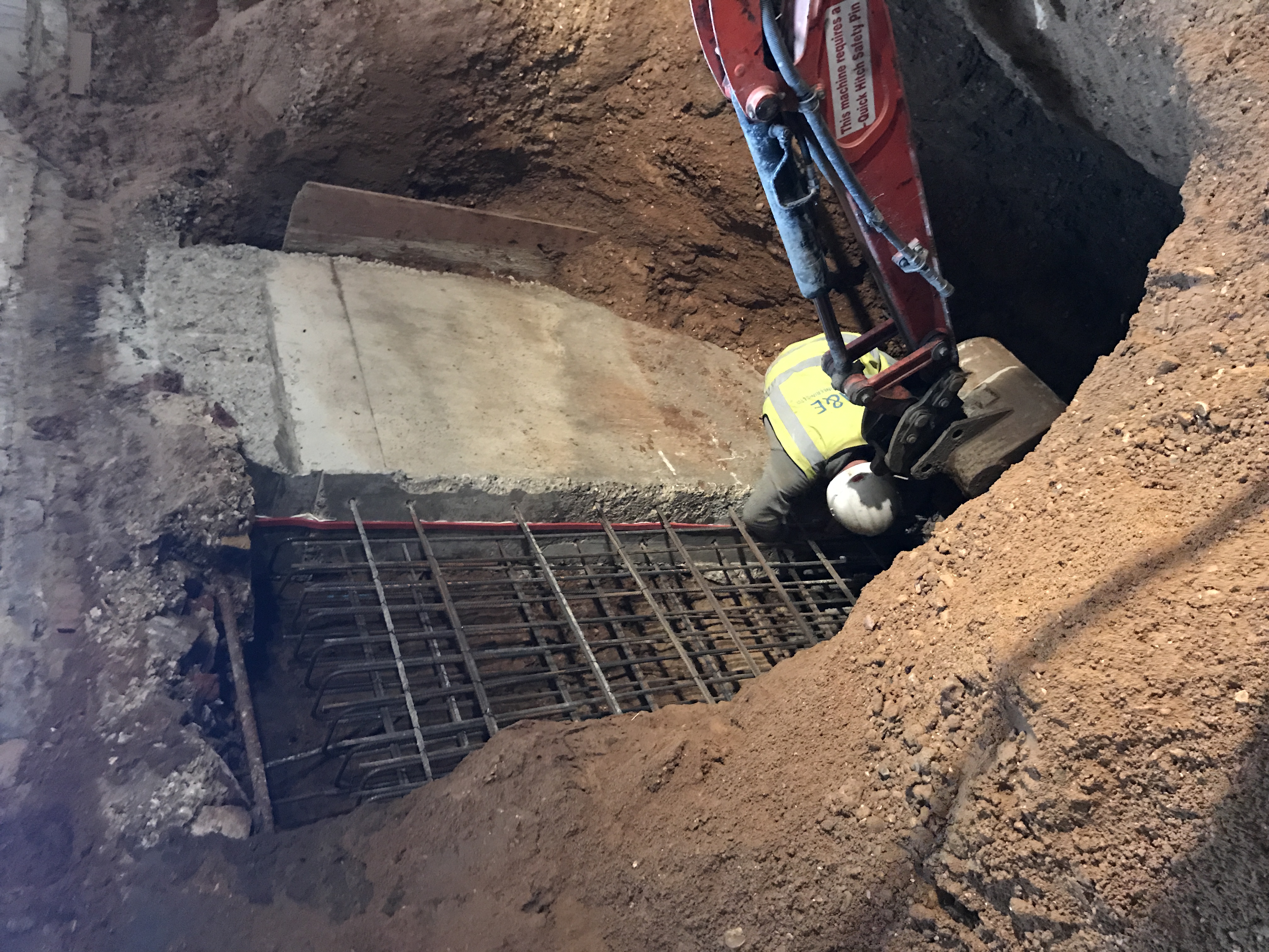 Underpinning excavation mini dig