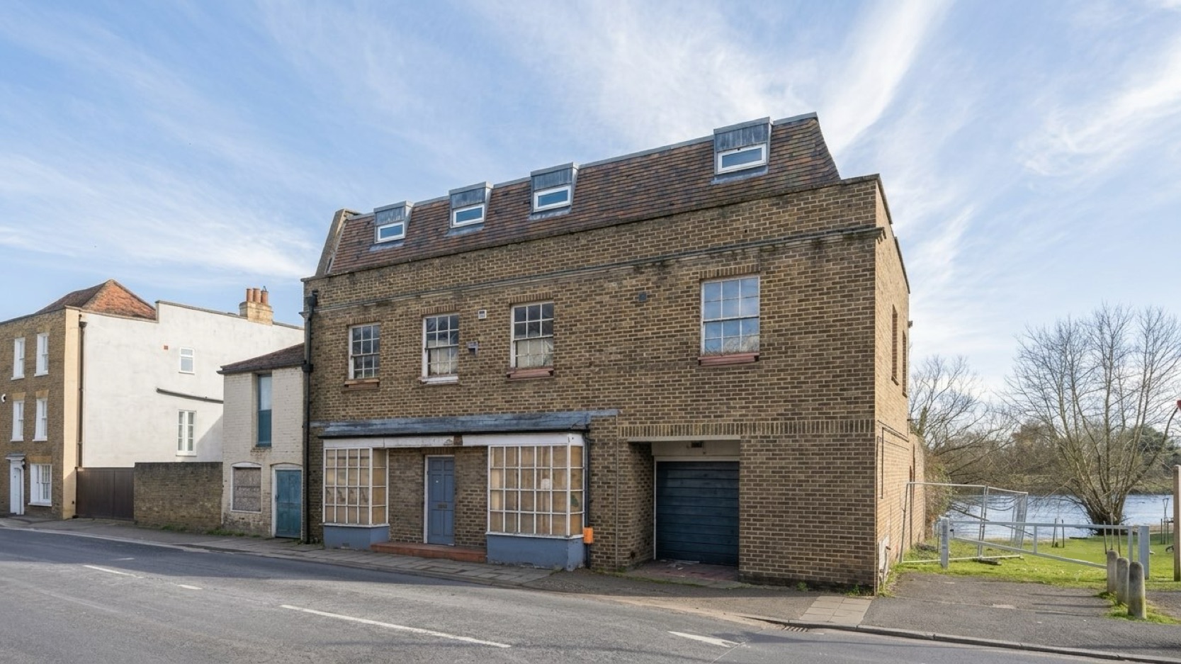Dart House, Sunbury